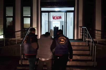 Muş’ta 8 yıl 9 ay kesinleşmiş hapis cezası bulunan firari jandarma tarafından yakalandı