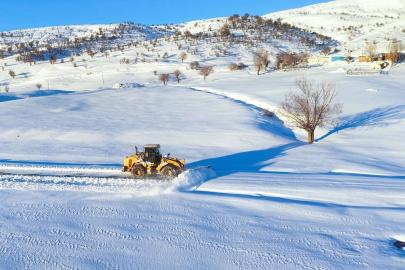 Muş’ta bir günde 333 köy yolu ulaşıma açıldı