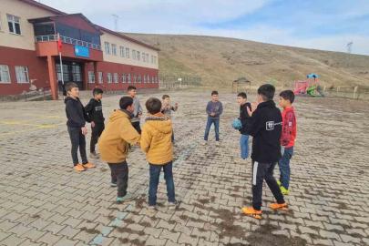 Muş’ta geleneksel oyunlar yaşatılıyor