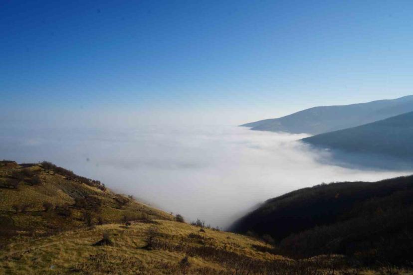 Muş’ta sis ovayı kapladı: Kartpostallık manzaralar oluştu