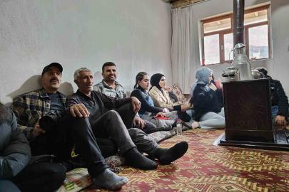 Muş’ta üniversite öğrencileri doğayı gezerek dengbejlik kültürüyle buluştu