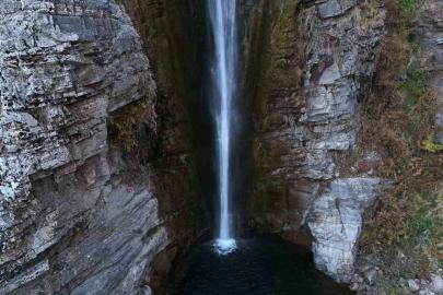 Mutki’nin saklı cenneti Gümüşkanat Şelalesi hayranlık uyandırıyor