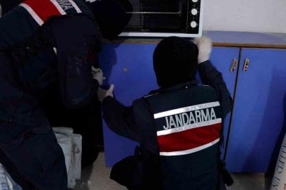 Nevşehir İl Jandarma Komutanlığından 3 ilde operasyon: 4 gözaltı