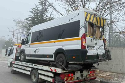 Öğrenci servisi, tır ve hafif ticari aracın karıştığı kazada 20 kişi yaralandı