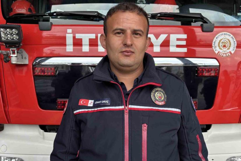 Oksijen maskesini vatandaşa veren itfaiye eri, o anları anlattı: "Önceliğimiz insan"