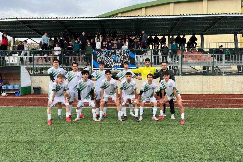 Okul Sporları Gençler Futbol Müsabakaların şampiyonu Mesleki ve Teknik Anadolu Lisesi