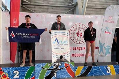 Okullar Arası Yüzme Gençler İl Birinciliği tamamlandı