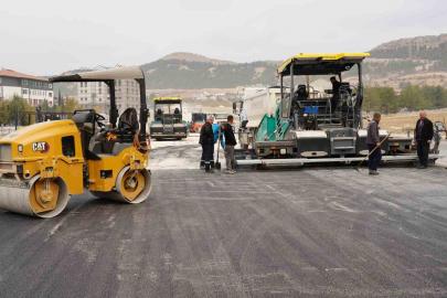 Okullar bölgesinde asfalt çalışmaları devam ediyor