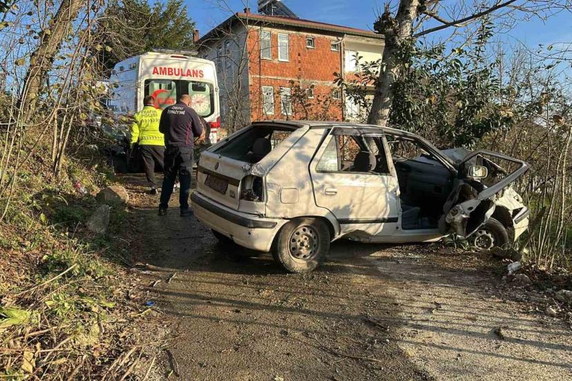 Ordu’da otomobil fındık bahçesine devrildi: Anne ve kızı yaralandı