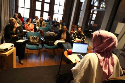 Osmangazi Belediyesi öykü yazmayı atölye çalışmalarıyla öğretiyor