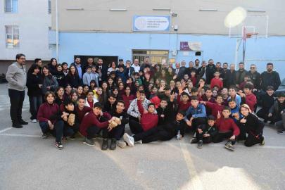 Osmangazi Belediyesi’nden çocukların içlerini ısıtan dayanışma