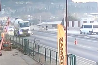 Osmaniye’de feci kaza: Motosiklet ve sürücüsü minibüsün altında kaldı