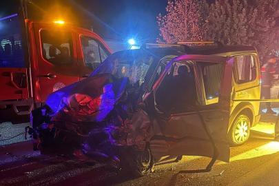 Osmaniye’de otomobil ile hafif ticari araç çarpıştı: 3 ölü, 2 yaralı