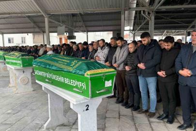 Otobüs kazasında hayatını kaybeden 3 kişi Gaziantep’te son yolculuğuna uğurlandı