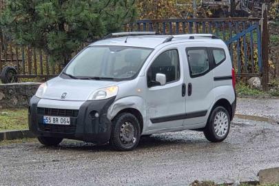 Otomobil ile hafif ticari araç çarpıştı: 2 yaralı