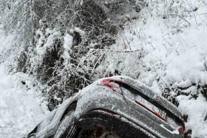 Otomobil kanala uçtu: 5’i çocuk 8 yaralı