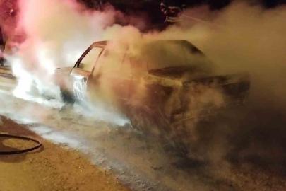 Otomobil patladı, feci şekilde can verdi