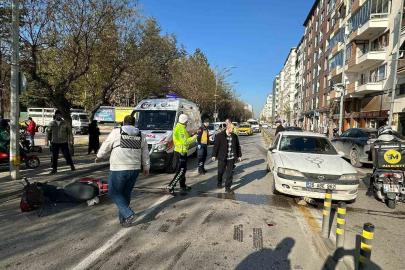 Otomobile çarpan elektrikli bisikletin sürücüsü ağır yaralandı