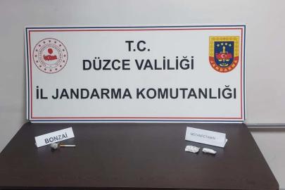 Otomobilin havalandırma menfezinden uyuşturucu çıktı