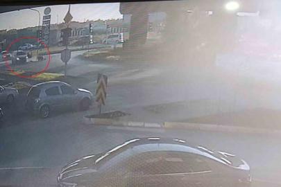 Otomobille çarpışan motosikletli yola savruldu: 1 yaralı