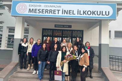 Oyuncu Sanem Yelez Akpınar, öğrenci velileriyle bir araya geldi