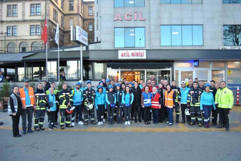 Özel İmperial Hastanesi’ndeki yangın tatbikatı gerçeğini aratmadı