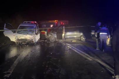 Panelvan ile kamyonet çapıştı: 1 ölü, 3 yaralı