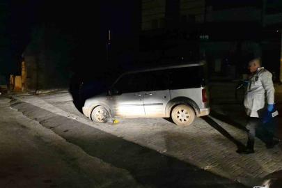 Park halindeki aracı benzin döküp ateşe verdi, alevler aracı sarmadan söndürüldü