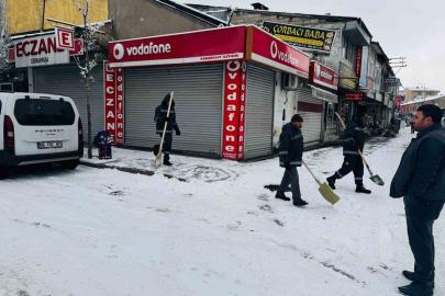 Patnos Belediyesi’nden karla mücadelede yoğun mesai