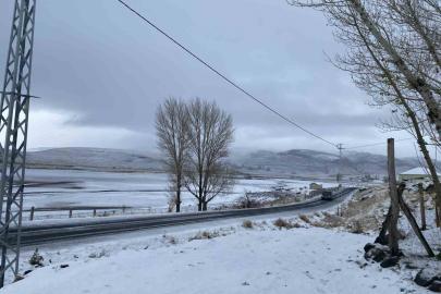 Patnos’ta mevsimin ilk karı yağdı