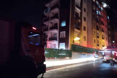 Pendik’te bir binanın 3’üncü katı alevlere teslim oldu
