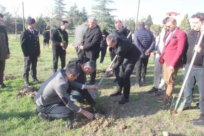 Pınarhisar’da 20 şehit için 20 fidan toprakla buluştu