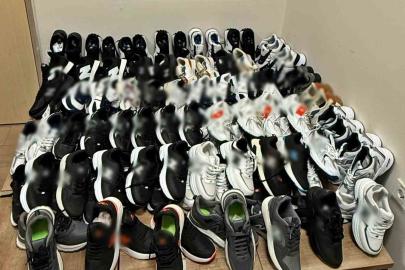 Polis 60 çift imitasyon ayakkabı ele geçirdi