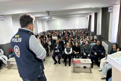 Polisten 500 öğrenciye SİBERAY egitimi