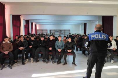 Polisten çıraklık okulu öğrencilerine yönelik eğitim