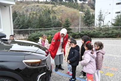 Pursaklar’da Yerli Malı Haftası kapsamında öğrencilere Togg tanıtıldı