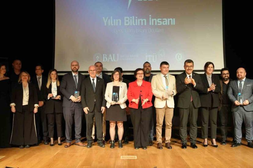 Rektör Savaş, 2024 Genç Bilim İnsanı Ödülleri programına katıldı
