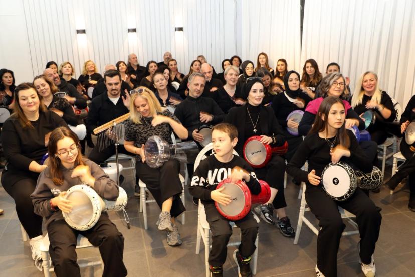 Ritimle gelen dostluk: 7’den 70’e herkes aynı melodide buluşuyor