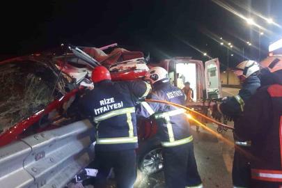 Rize’de otomobil bariyerlere çarptı: 1 ölü, 1 yaralı