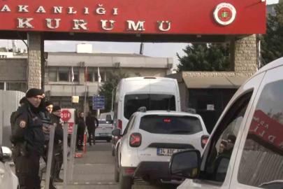 Sadettin Saran, saç ve kan örneği vermek üzere Adli Tıp Kurumuna getirildi