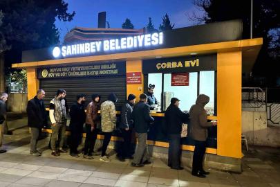 Şahinbey Belediyesi’nden vatandaşın içini ısıtan ikram