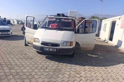 Sahte plaka takan ehliyetsiz sürücüye 92 bin TL ceza