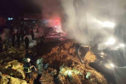 Samanlıkta çıkan yangın bitişikteki ağıla sıçramadan söndürüldü