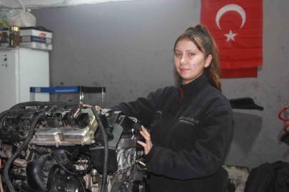Sanayinin tek kız çırağı: 17 yaşındaki Dilem, hayalinin peşinde koşuyor