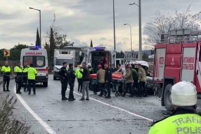 Sancaktepe’de hafriyat kamyonuyla çarpışan kamyonetin sürücüsü hayatını kaybetti