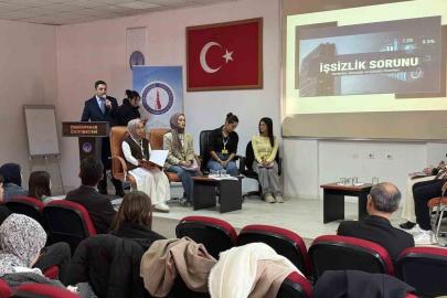 Şaphane MYO’da "Sosyo-Ekonomik Analiz ve Politika Geliştirme Öğrenci Çalıştayı" başlıklı etkinlik