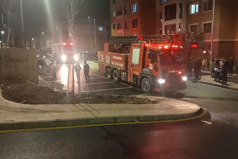 Şarjda bırakılan cep telefonunun bataryası patladı