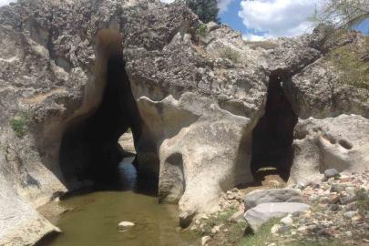 Selendi’de antik "Delikli Bent" keşfedilmeyi bekliyor