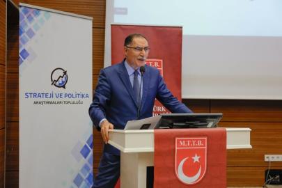Şeref Malkoç: "Türkiye’nin yeni ve sivil bir anayasaya ihtiyacı var"