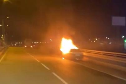 Seyir halindeki otomobil alevlere teslim oldu